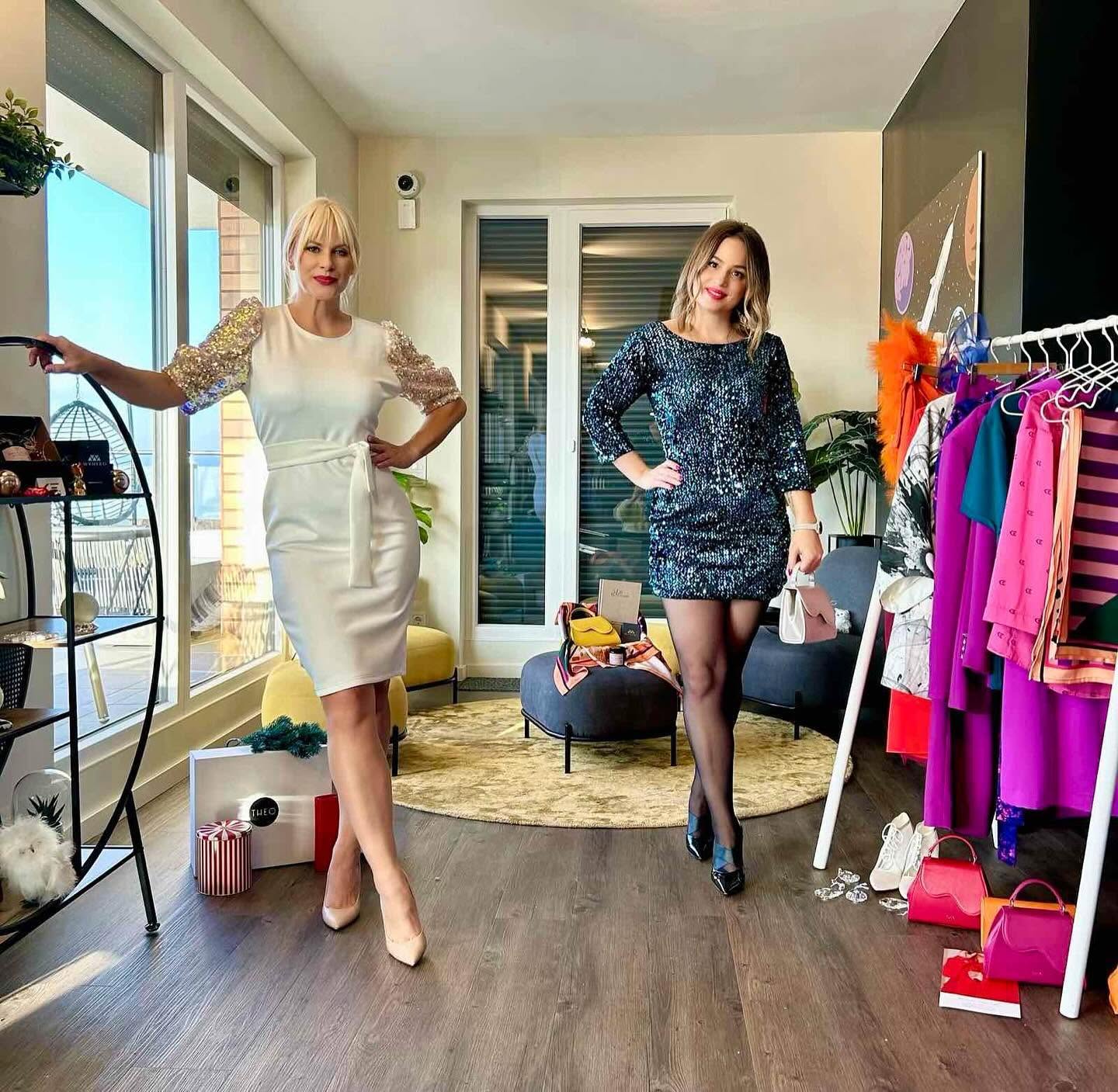 KE Fashion ruhák és THEO táskák egy közös eseményen