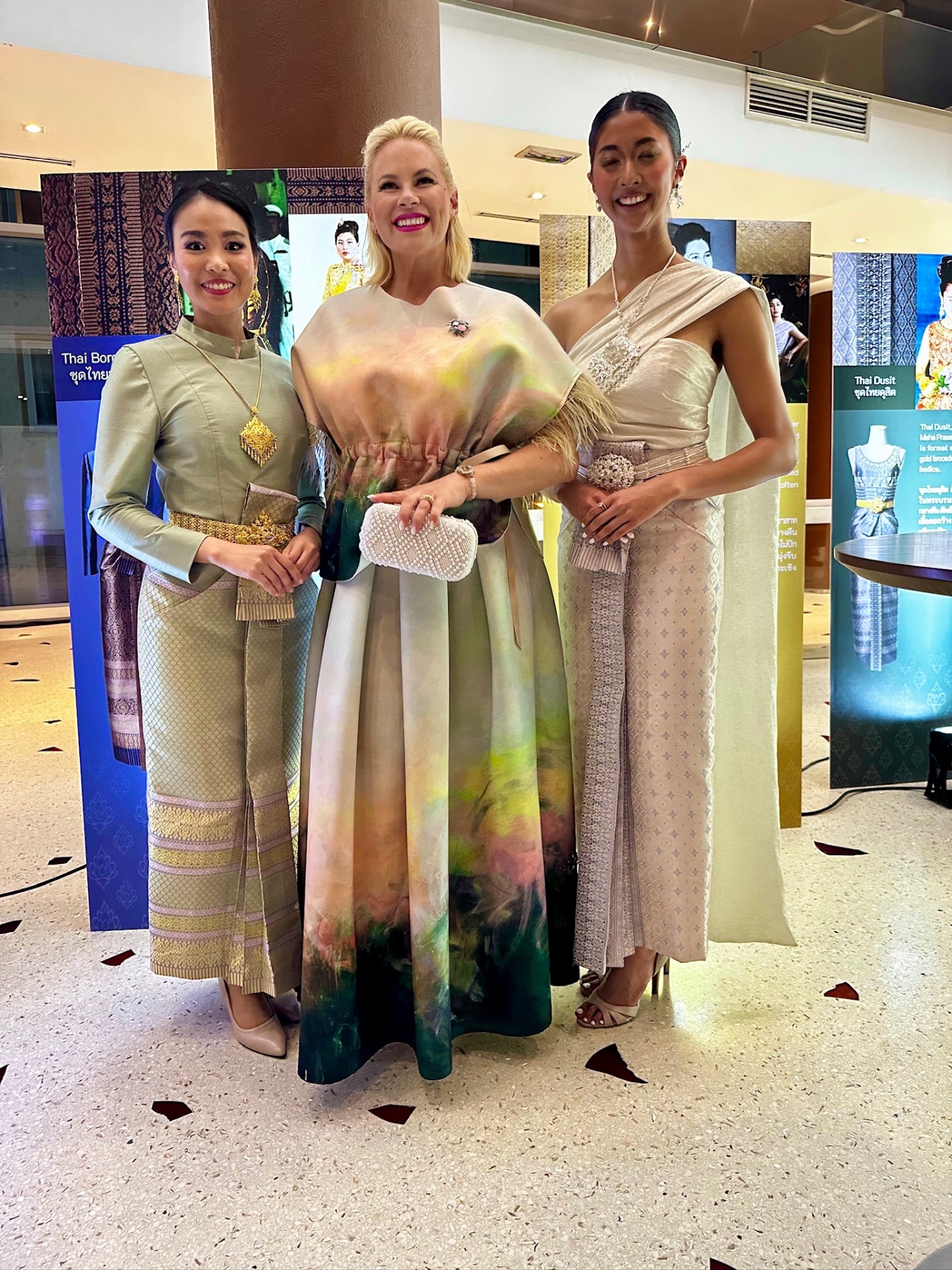 Chud Thai Fashion Show, KE Fashion