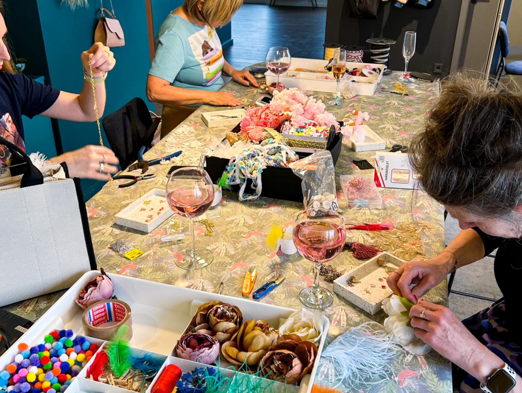 Céges kreatív workshop csapatépítő alkotónap